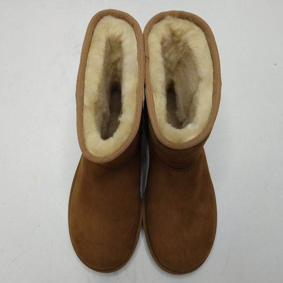 UGG Classic Short II Boots in Chestnut - Picture 3 of 8